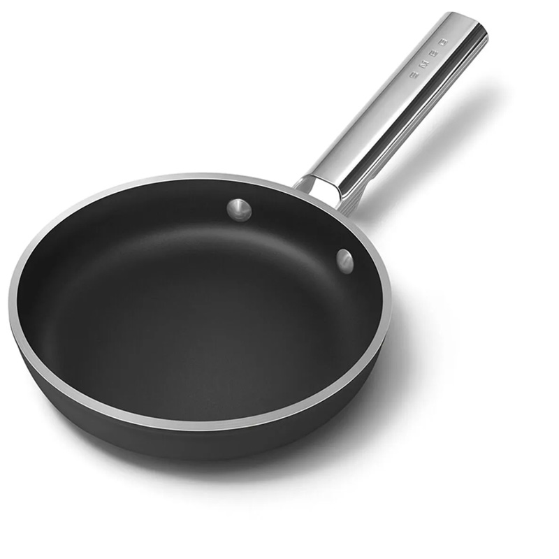 SMEG FPF2002BLM 20CM FRYPAN MATTE BLACK 1 SMEG FPF2002BLM 20CM FRYPAN MATTE BLACK